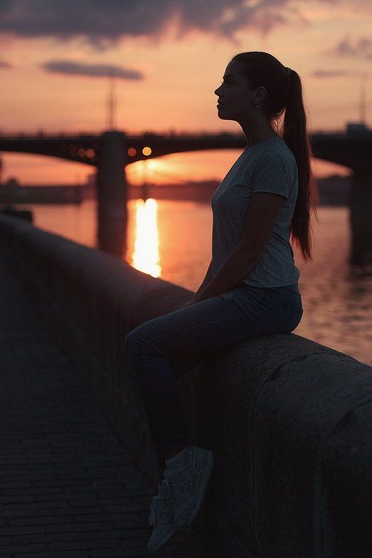 красота красиво, девушка, модель, закат, мост, река, вода, волга, тверь, набережная, город, гранит, солнце, лето Lr4 фото превью