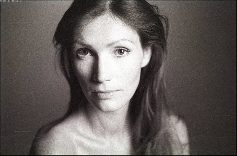 bw portrait girl studio hp5plus ilford T e t a t e t фото превью