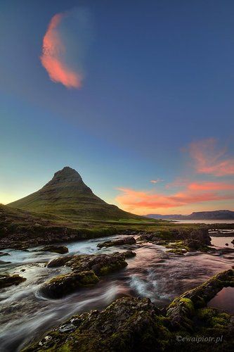 Pink cloud over Kirkjufell