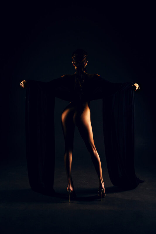 sensuality, legs, dark, studio, female, model, girl, нюарт, nu, nuart, nude Julia Sem фото превью