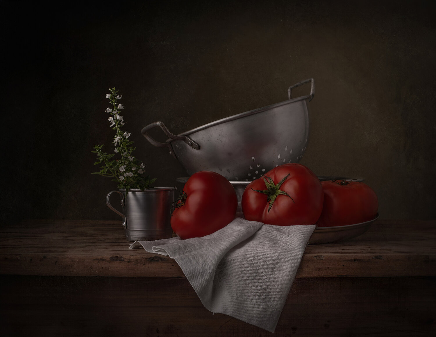Still life, Tomatoes, red, aluminum, basil, light, texture, Maria Margareth Perfoncio