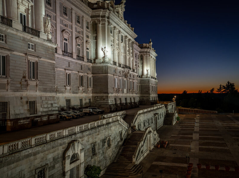 madrid, palacioreal, spain, architecture, nightphotography, nightarchitecture, nikonz7ii, cityscape, architecturalphotography, urbanlandscape, fineartphotography, royalpalace, longexposure, europe, nightlights, twilight, monuments, мадрид, королевский дво Величие камня: Сумерки Королевского дворца / The Majesty of Stone: Royal Palace in Twilight фото превью