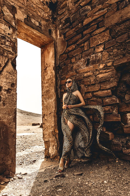 woman, portrait, art, fashion Where time left the walls behind фото превью
