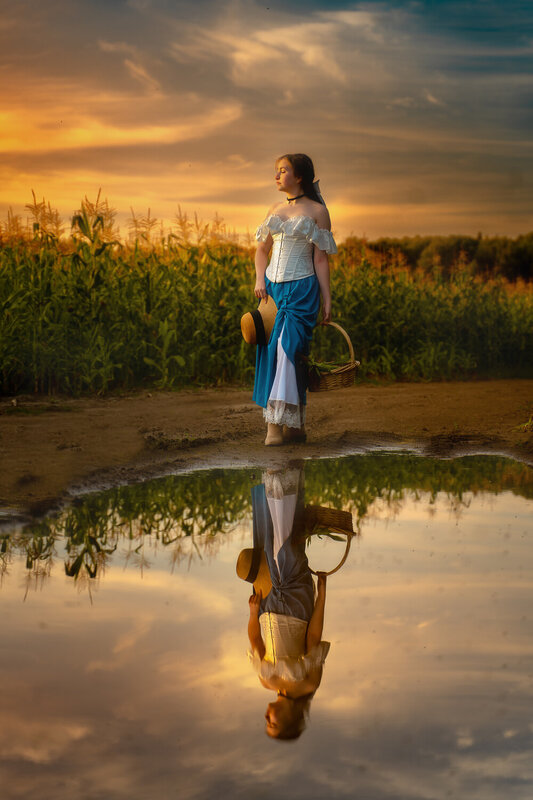 дети, природа, поле, кукуруза, отражение, вода, закат, вечер, корзинка, бант, шляпа, детскоефото  фото превью