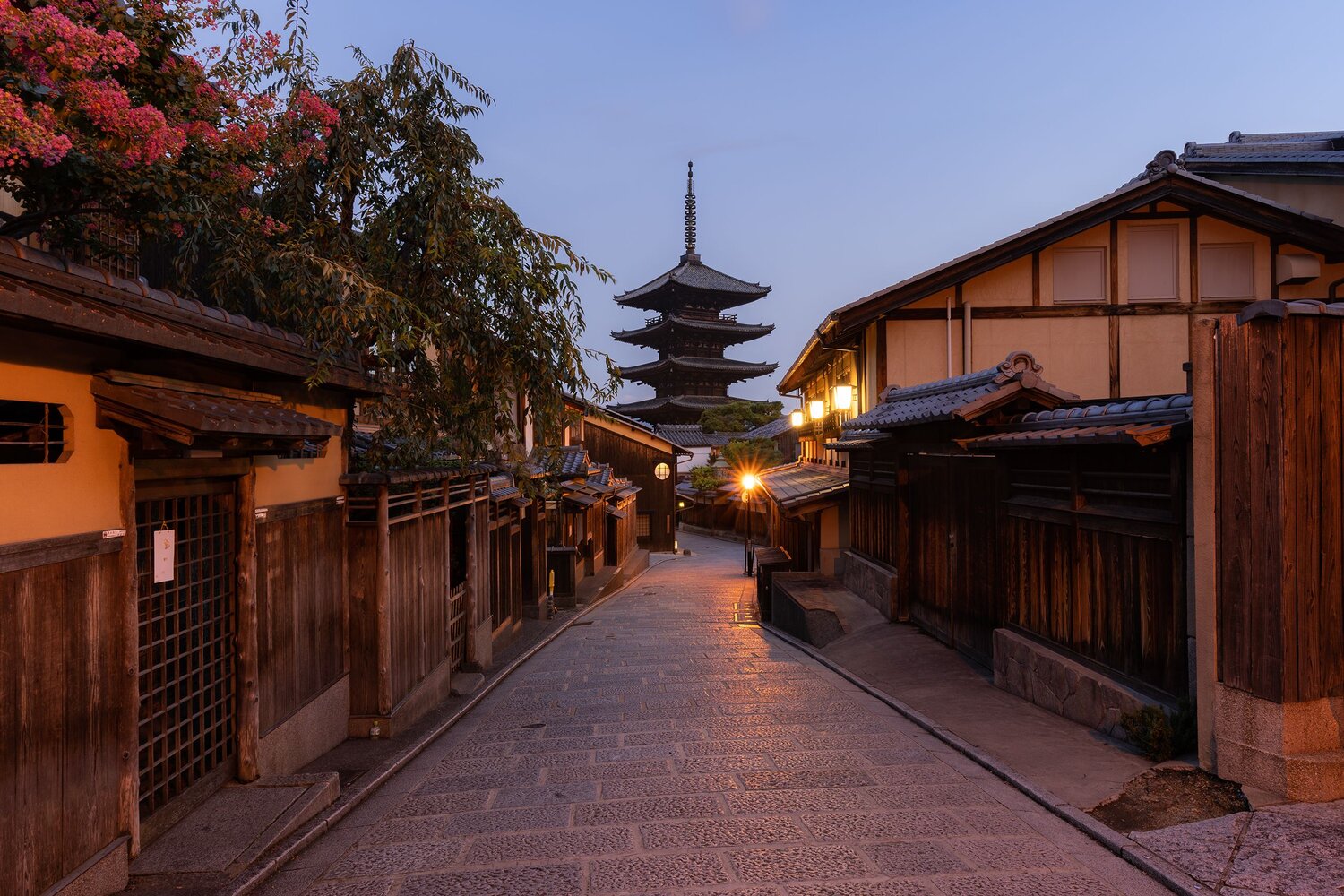 Япония, Киото, утро, рассвет, город, улица, пагода, путешествие, Japan, Kyoto, city, town, morning, dawn, street, travel, Сергей Серушкин