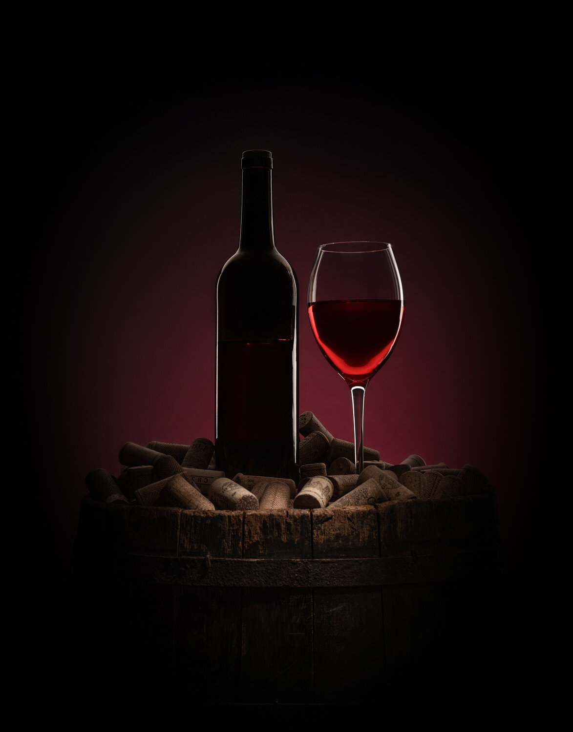 Still life, wine, glass, light, barrel, Maria Margareth Perfoncio