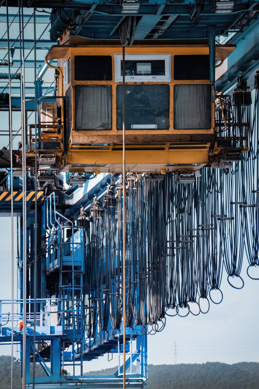 Crane driver фото превью