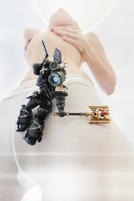 ню, дома, warhammer, warhammer40k, кровавые ангелы, капеллан, кровавый ангел, фотограф, прикол, сиськи Такую ересь я одобряю фото превью