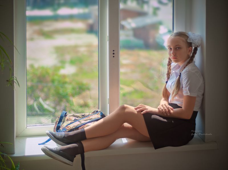 белые бантики, девочка, классики, мяч, портфель, ученица, физкультура, школа, школьная форма, школьница, школьные годы Школьные годы чудесные фото превью