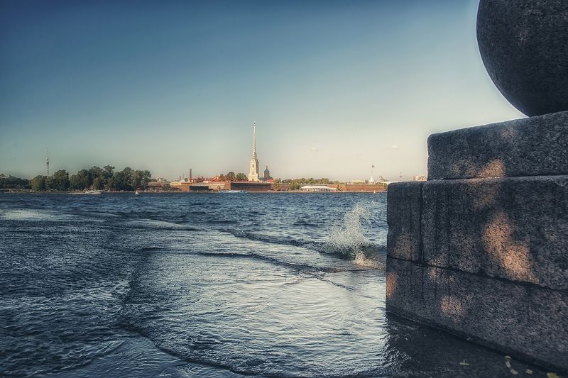 река, Нева, Петербург, вода, пейзаж, город, лето Нева сегодня волновалась... фото превью