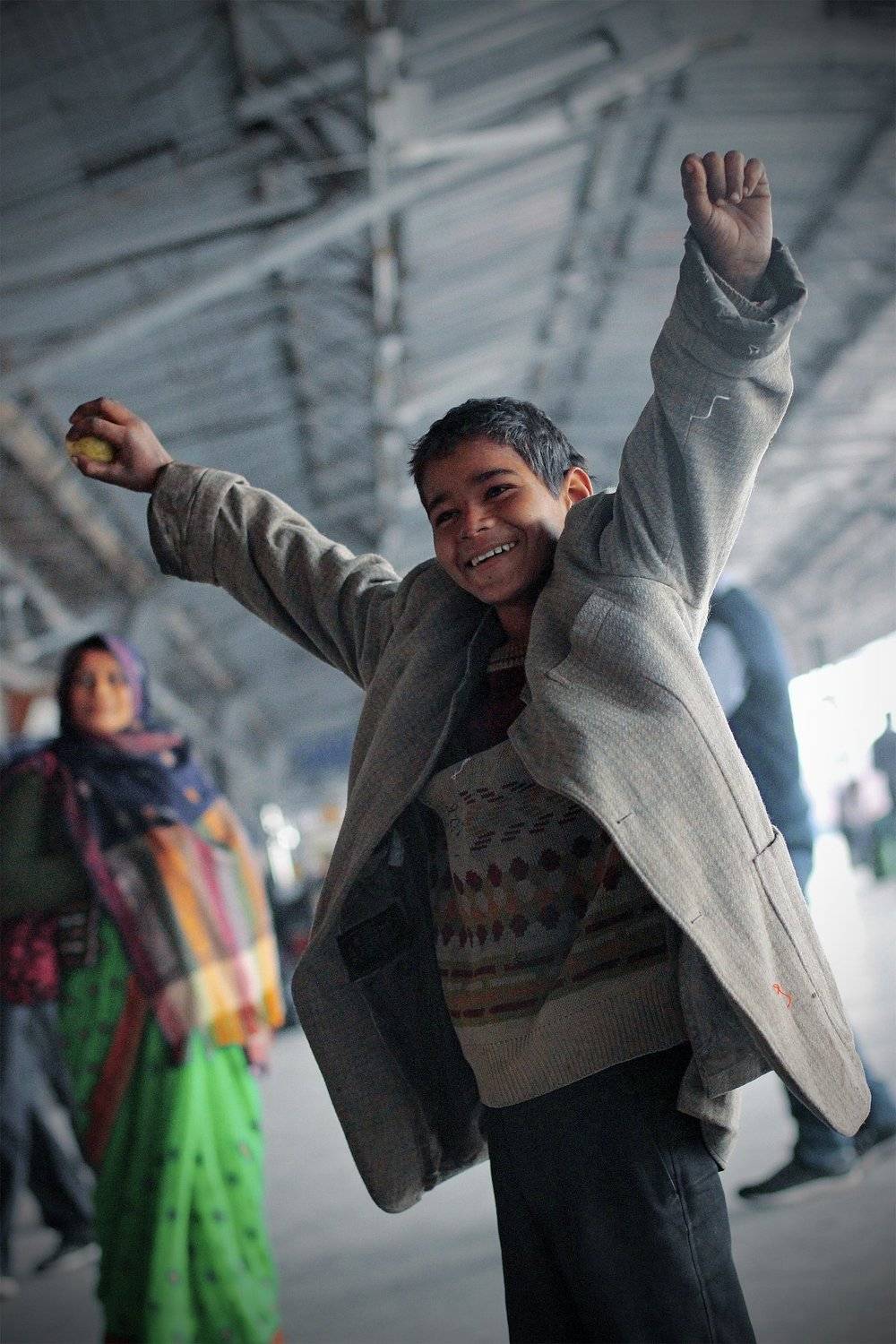 мальчик, индия, вокзал, портрет, Алёна Цикава