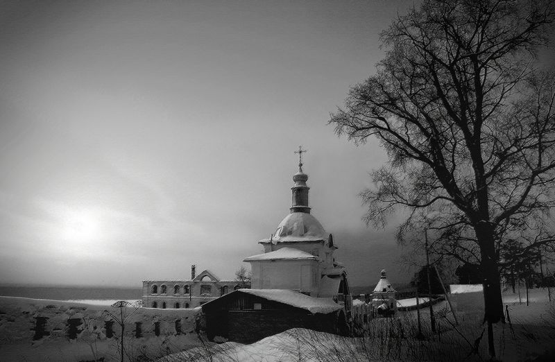 Коми Ночь в Ульяновском монастыре. фото превью