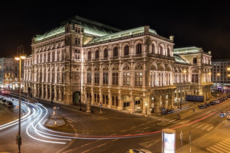 вена, опера, ночь Венская Опера ночью фото превью