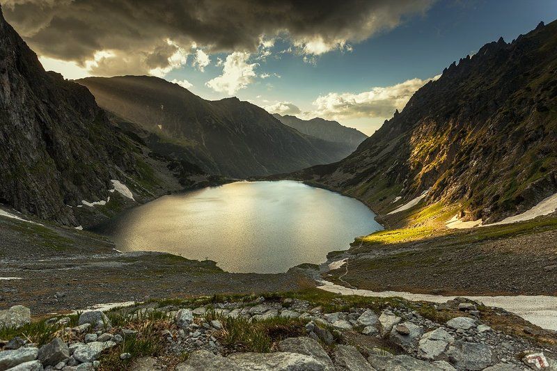Czarny staw. фото превью