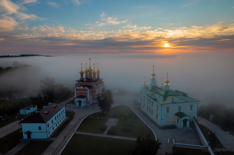 белёвскийспасопреображенскиймужскоймона Город пастилы и тумана фото превью