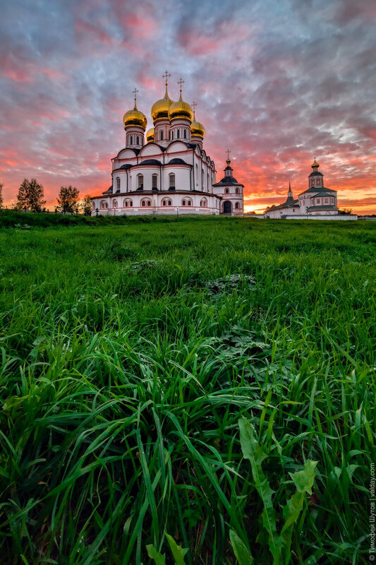 иверский монастырь, валдай Вечер в траве фото превью