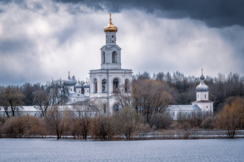 городской пейзаж, храмы, монастыри, свято-юрьев монастырь, великий новгород Свято-юрьев монастырь. Великий Новгород фото превью