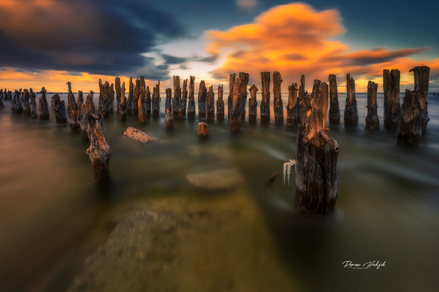 Palisade. Автор: Hudzik Roman Palisade, Sunrise, Sea, Baltic Sea, Clouuds, Nikon, Hudzik Roman