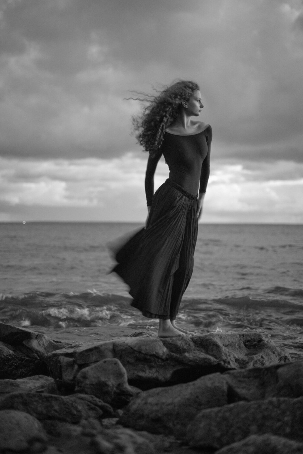 The adventure of ballerina on Kotlin Island. Автор: Михаил Сергеевич ballerina, ballet photography, adventure, nordic, baltic sea, bnw portrait, портретный фотограф, фотограф спб, ленинградский фотограф, фотограф балета, Михаил Сергеевич