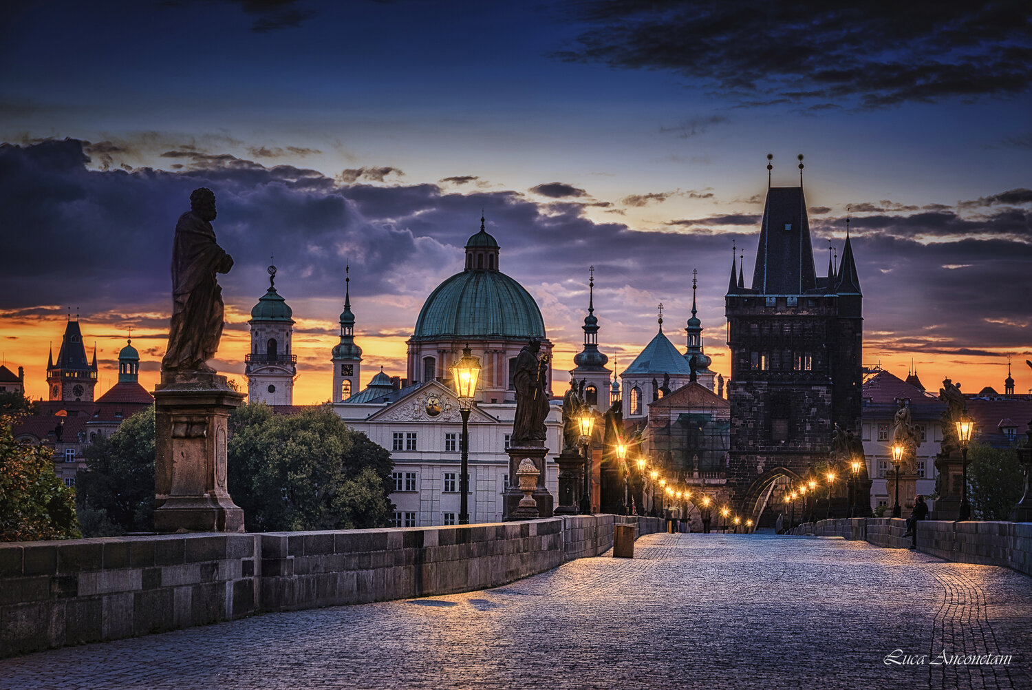 Waiting for the sun. Автор: Anconetani Luca prague, travel, street, buildings, czech, rep, Anconetani Luca