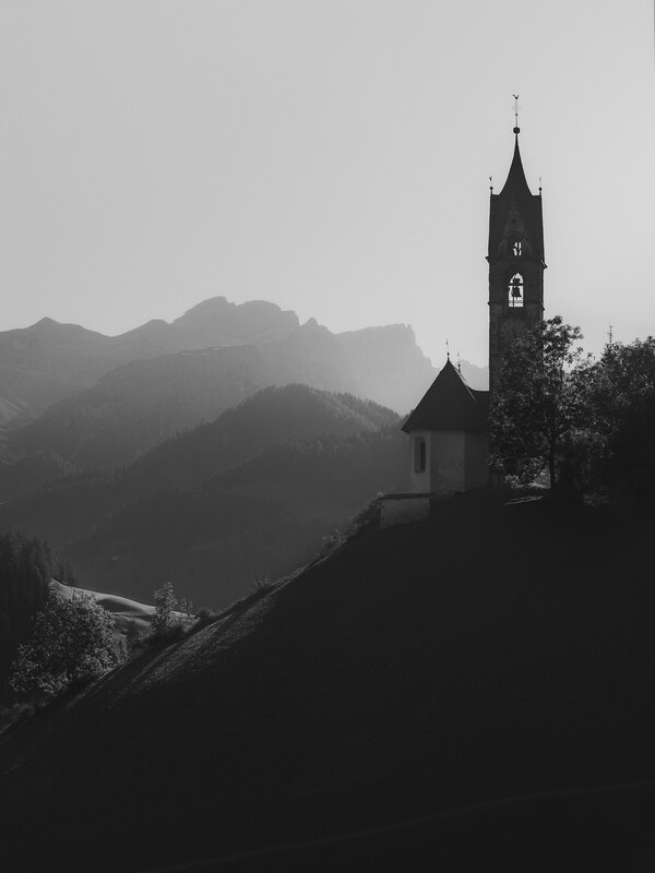 A Pale View of Silence фото превью