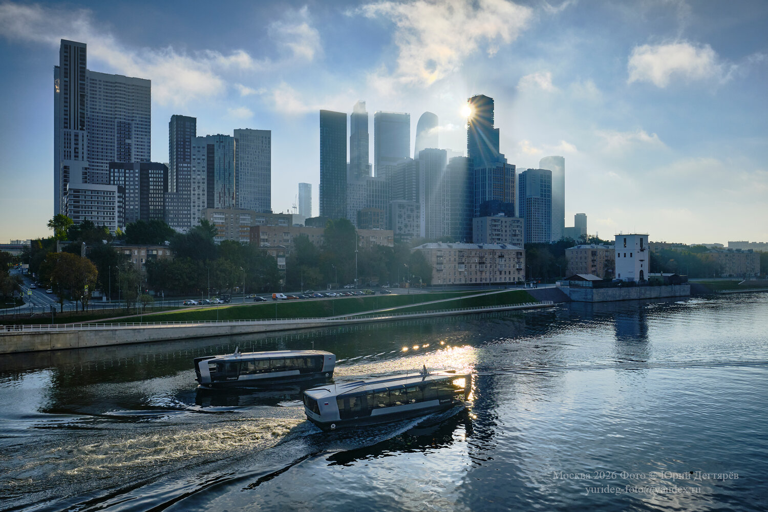 москва, сити, небоскребы, высотки, река, туман, шелепихинсая, набережная, речной, трамвай, Юрий Дегтярев
