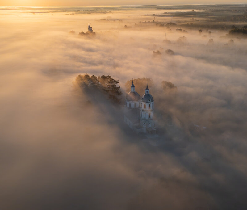 Истобенск в пелене утреннего тумана фото превью