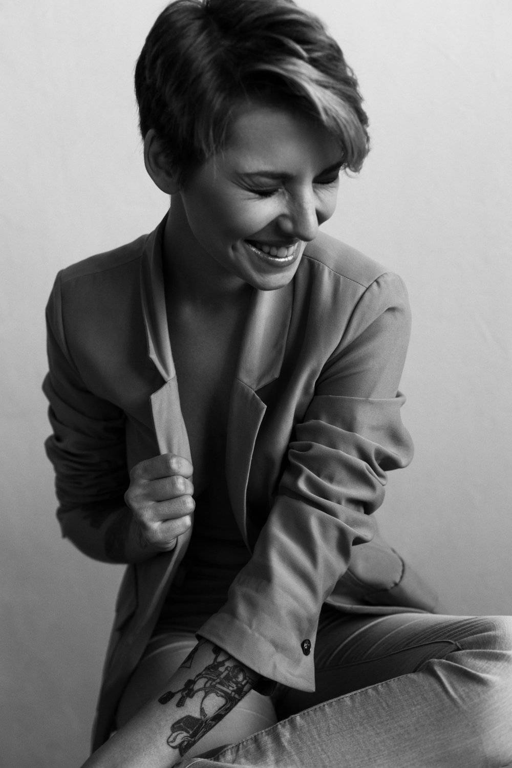 woman, slim, pose, sunny, fit, casual,one, female, posing, jacket, girl, face, body,hair, background,alone, pretty, sexy, model,white, clothes, studio, summer, caucasian, portrait, eyes, cute, lady, lifestyle, healthy, young, short, person, beauty, lovely, Бесценный Артём