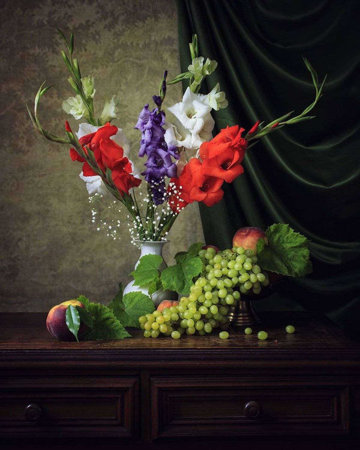натюрморт, гладиолусы, фрукты, Ирина Приходько