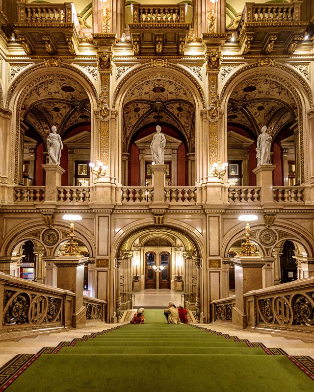 вена, австрия, опера Восхитительный интерьер Венской Оперы. фото превью