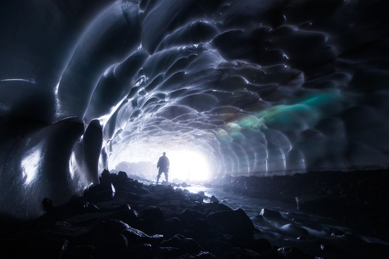 природа, пещера, камчатка, снежная пещера,  В поисках света фото превью