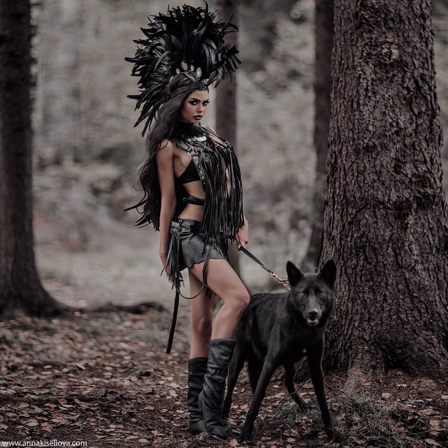 волк, лес, модель, черный, перья, ирокез, девушка, деревья, кожа, Киселева Анна