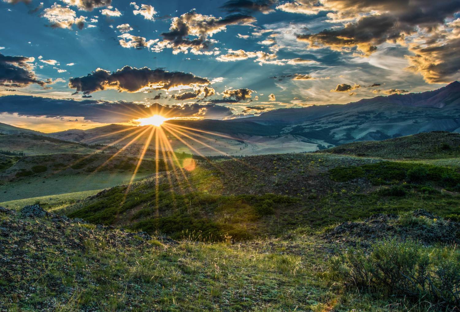 солнце, закат, вечер, небо, облака, горы, трава, Горный Алтай, Курай, лето, пейзаж, природа, Сергей Ослопов