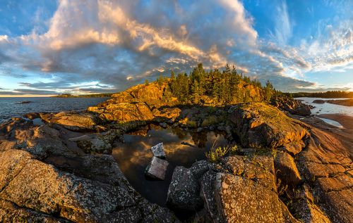 Скалистый остров