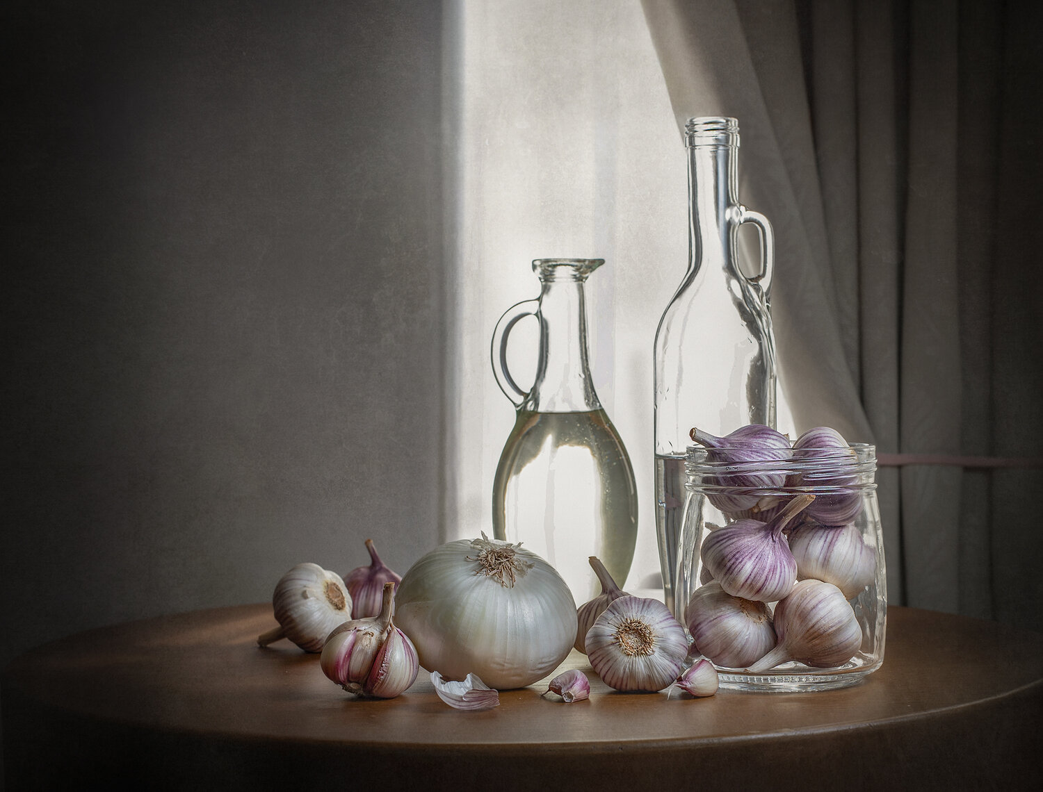 Still life, onion, garlic, light, natural, texture, Perfoncio Maria Margareth