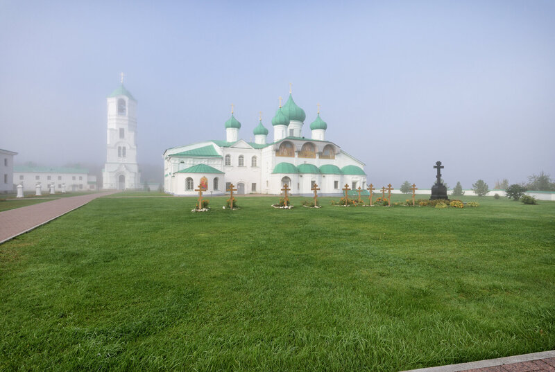 свято-троицкий, александра свирского. монастырь. осень.  фото превью