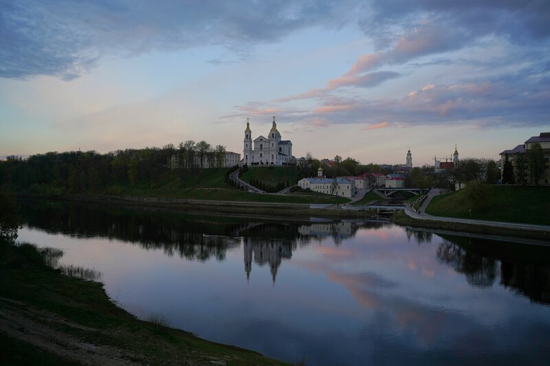 A May Morning фото превью