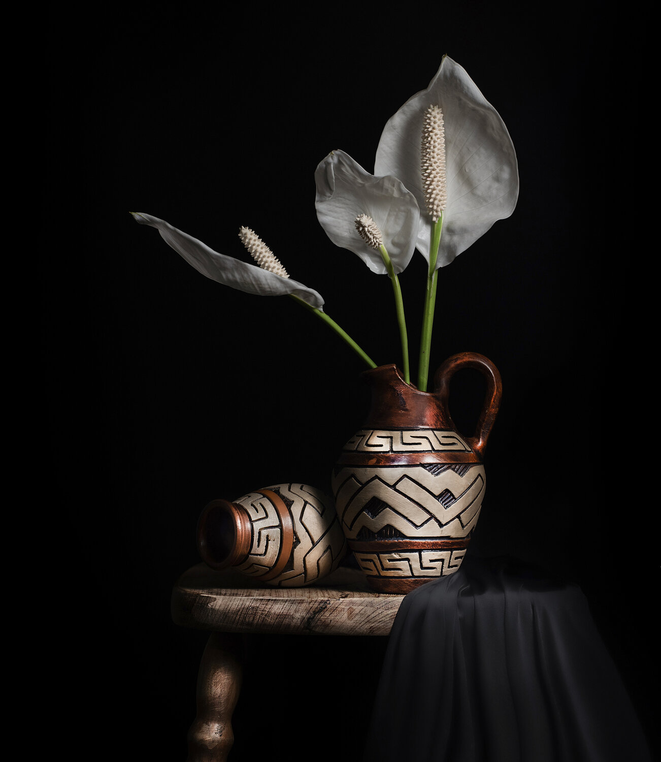 Still life, Lily, Flashight, light, black, Perfoncio Maria Margareth