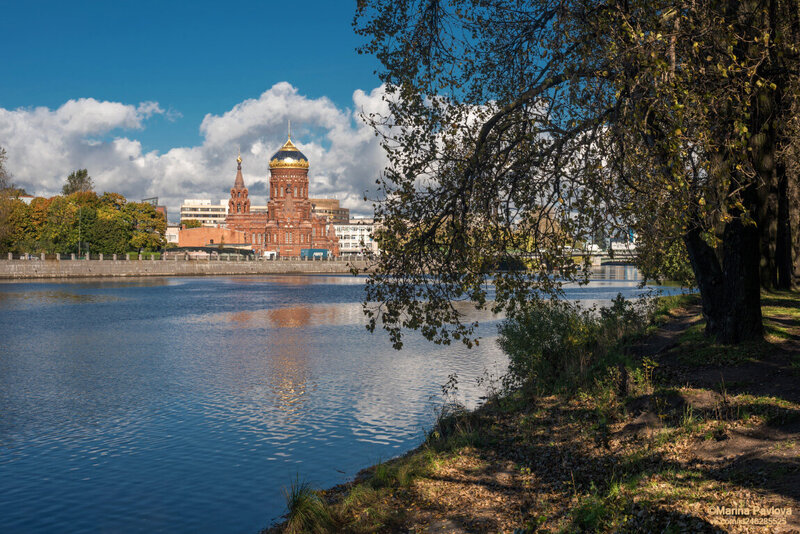 архитектура, город, петербург, храмы петербурга, церковь, церковь богоявления господня, гутуевская церковь, река екатерингофка, екатерингофский парк, осень Осенняя река Екатерингофка. Церковь Богоявления Господня(Гутуевская) фото превью