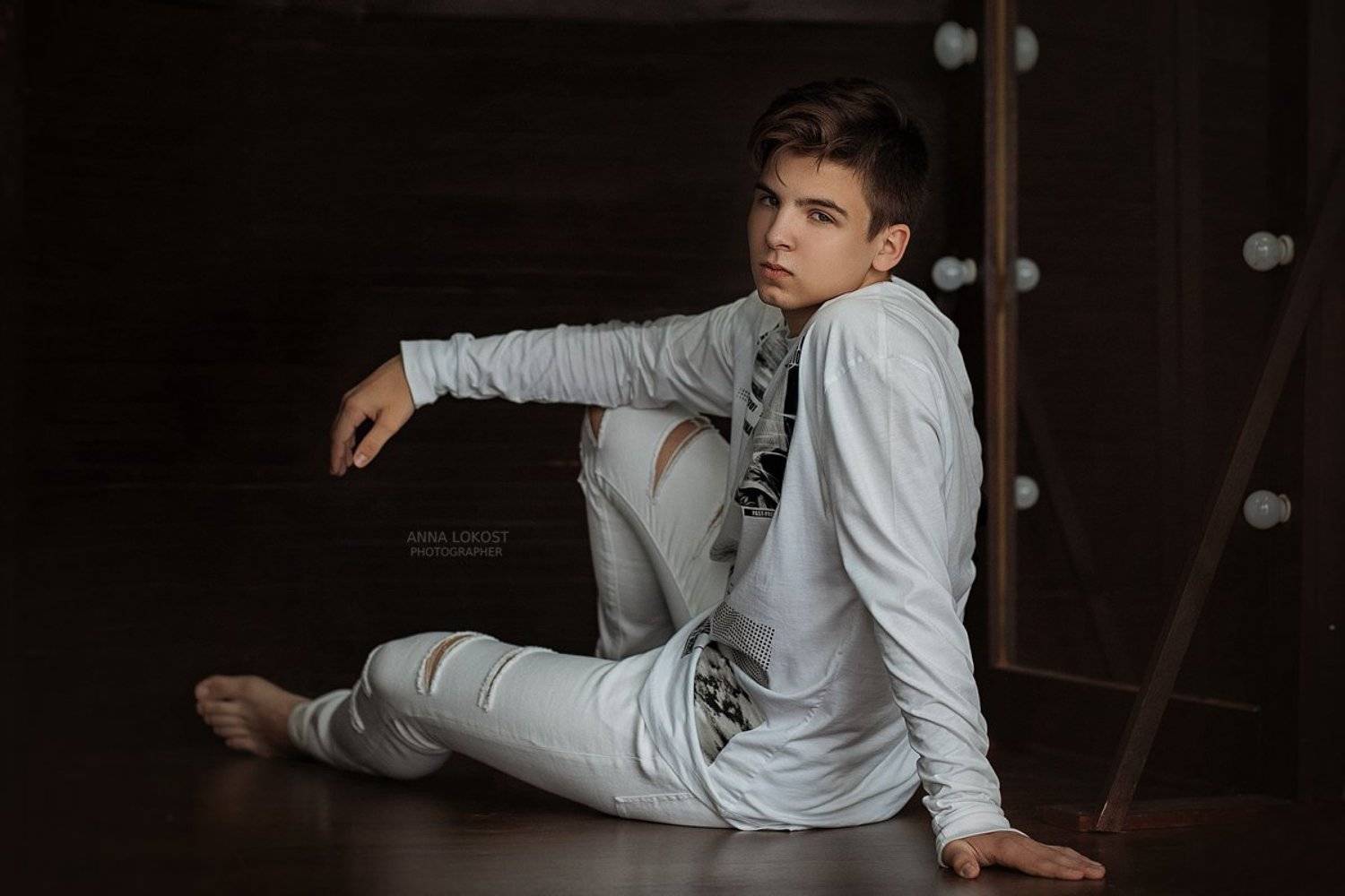 , Анна Локост