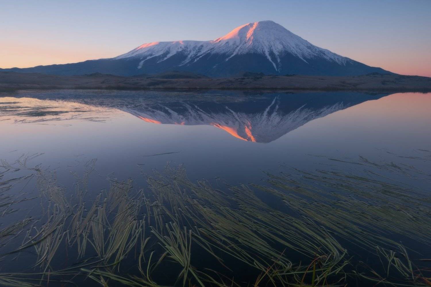 Вулкан, Дальний восток, Камчатка, Осень, Отражение, Пейзаж, Рассвет, Россия, Толбачик, Вадим Балакин