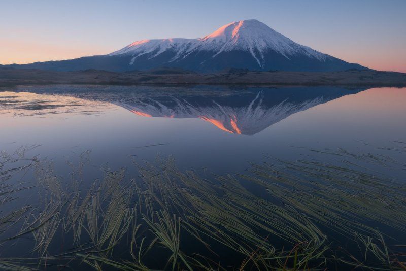 Вулкан, Дальний восток, Камчатка, Осень, Отражение, Пейзаж, Рассвет, Россия, Толбачик Классический Толбачик фото превью