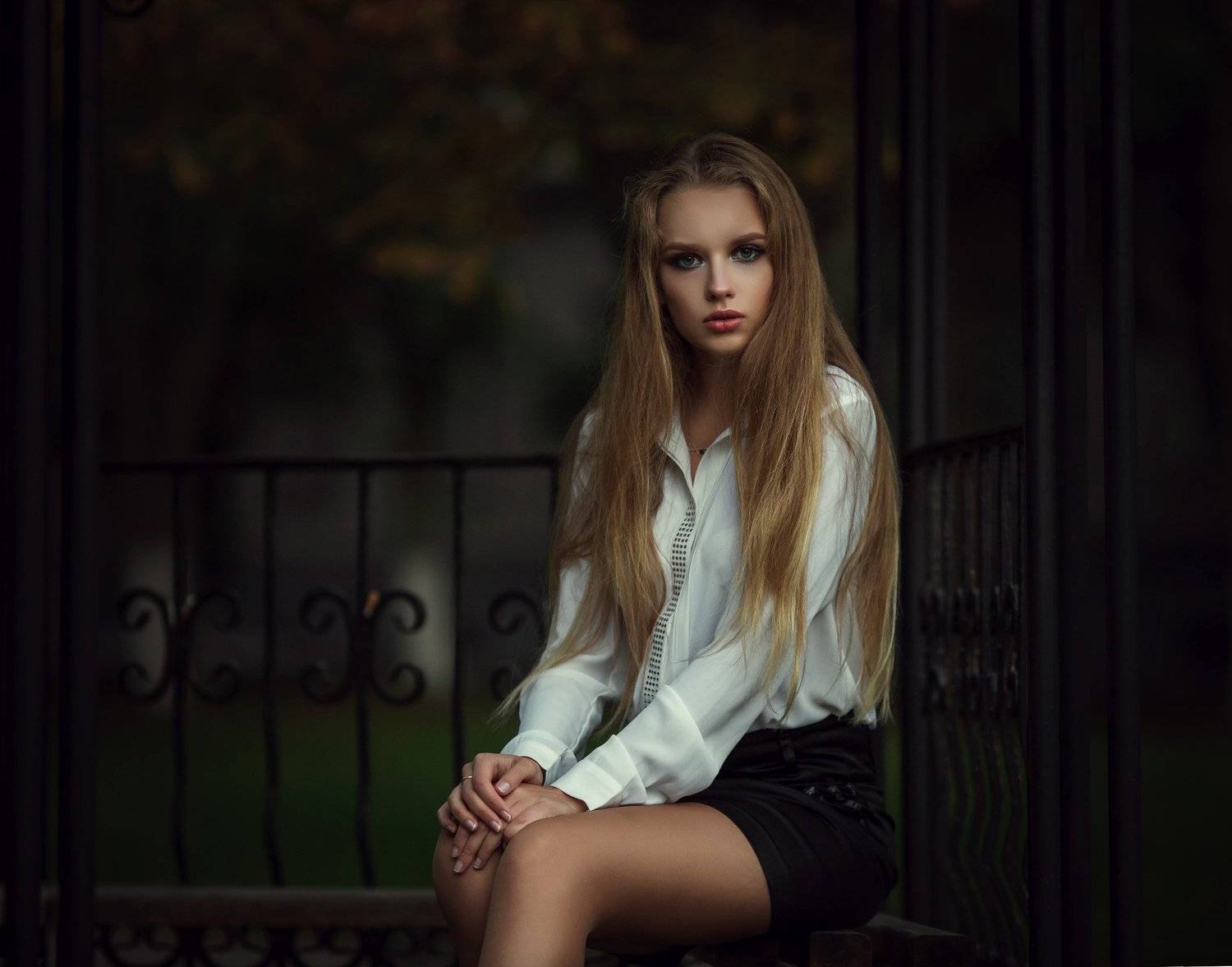 Портрет девушки, город, сумерки, Бутвиловский Дмитрий