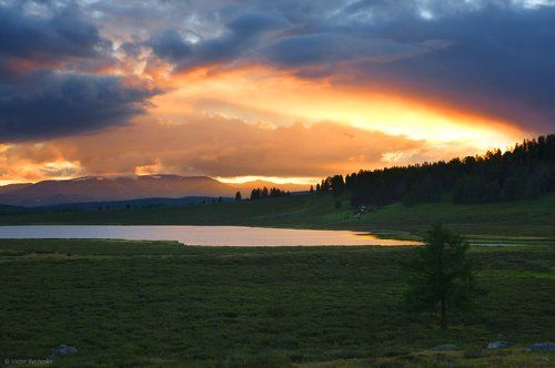 Закат на Улаганских озерах