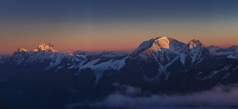 Горы, Закат, Кавказ, Природа, Приэльбрусье, Эльбрус Донгуз-Орун и Ушба на закате фото превью