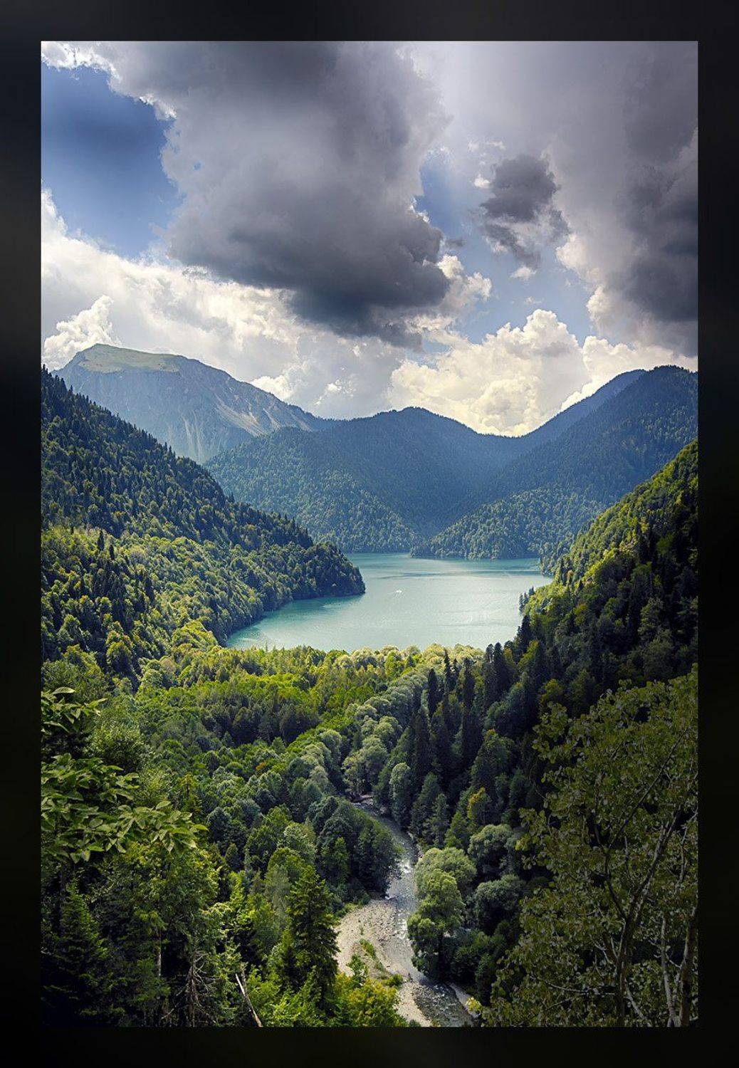 Ritsa Lake Southern Caucasus, Кирилл