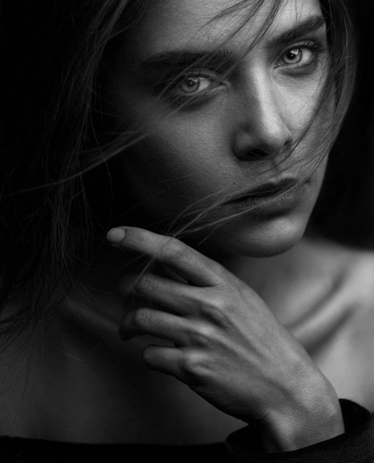 portrait,gir,hair,look,eyes,shine,light,retouch,lighting,photography,bnw,blackandwhite,, Nobakht