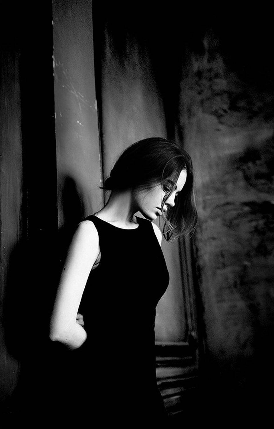 lidia model portrait natural light , Armen Aghayan