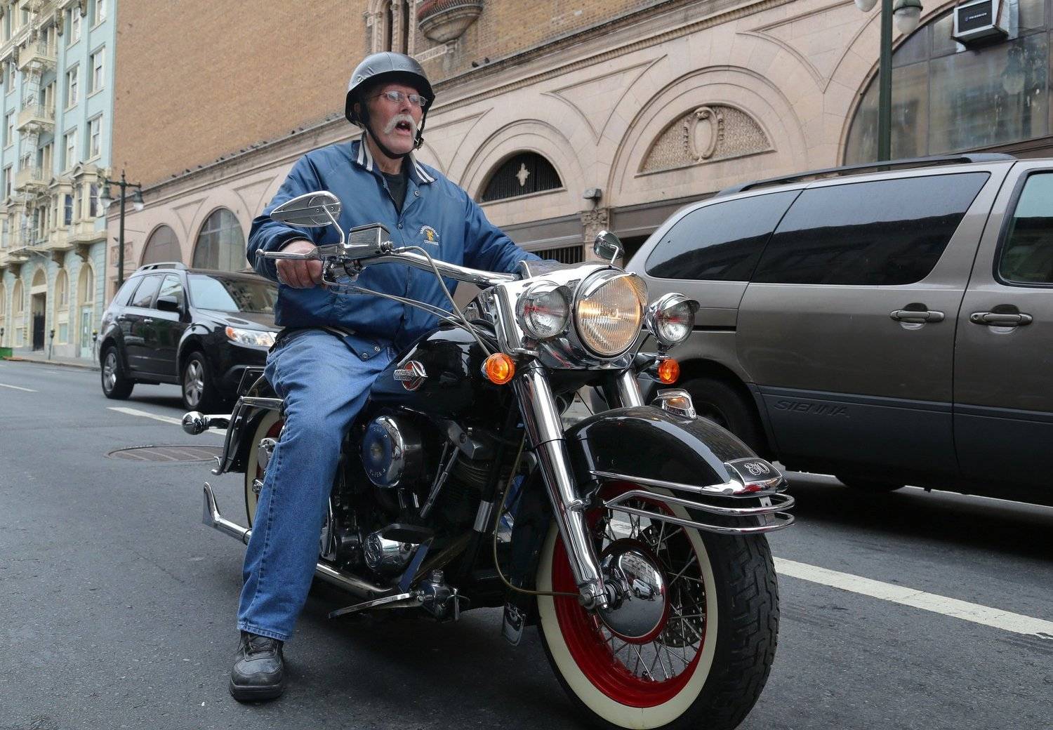 Макс ездит на своем " перехватчике" чтоб смотреть за порядком и добиваться справедливости, Шпинев Борис ( AWARA)