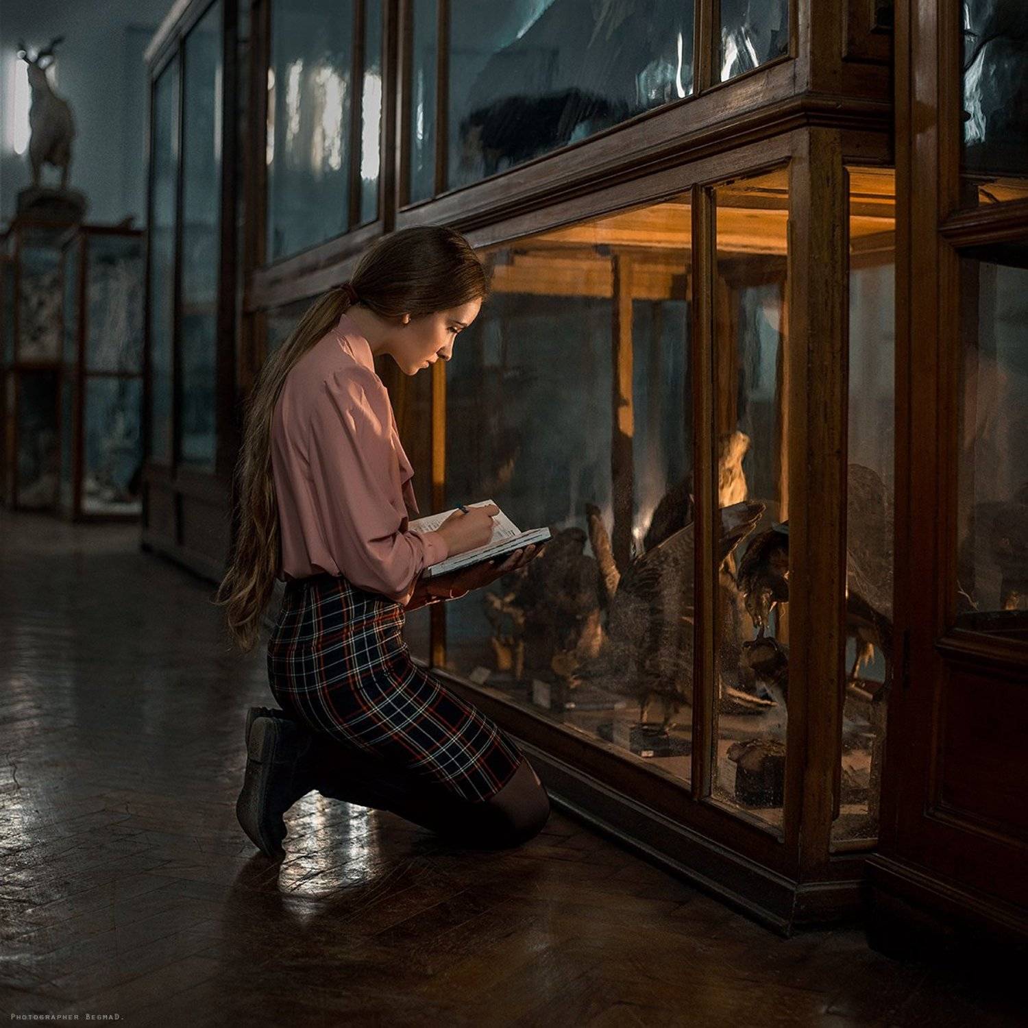 50mm, Art photo, Atmospheric, Beautiful, BegmaD, Color, Conceptual, Dantar90, Dark, Girl, Light, Model, Nikon, Portrait, Атмосферное фото, Красивая девушка, Музей, Портрет, Свет лампы, Дмитрий Бегма
